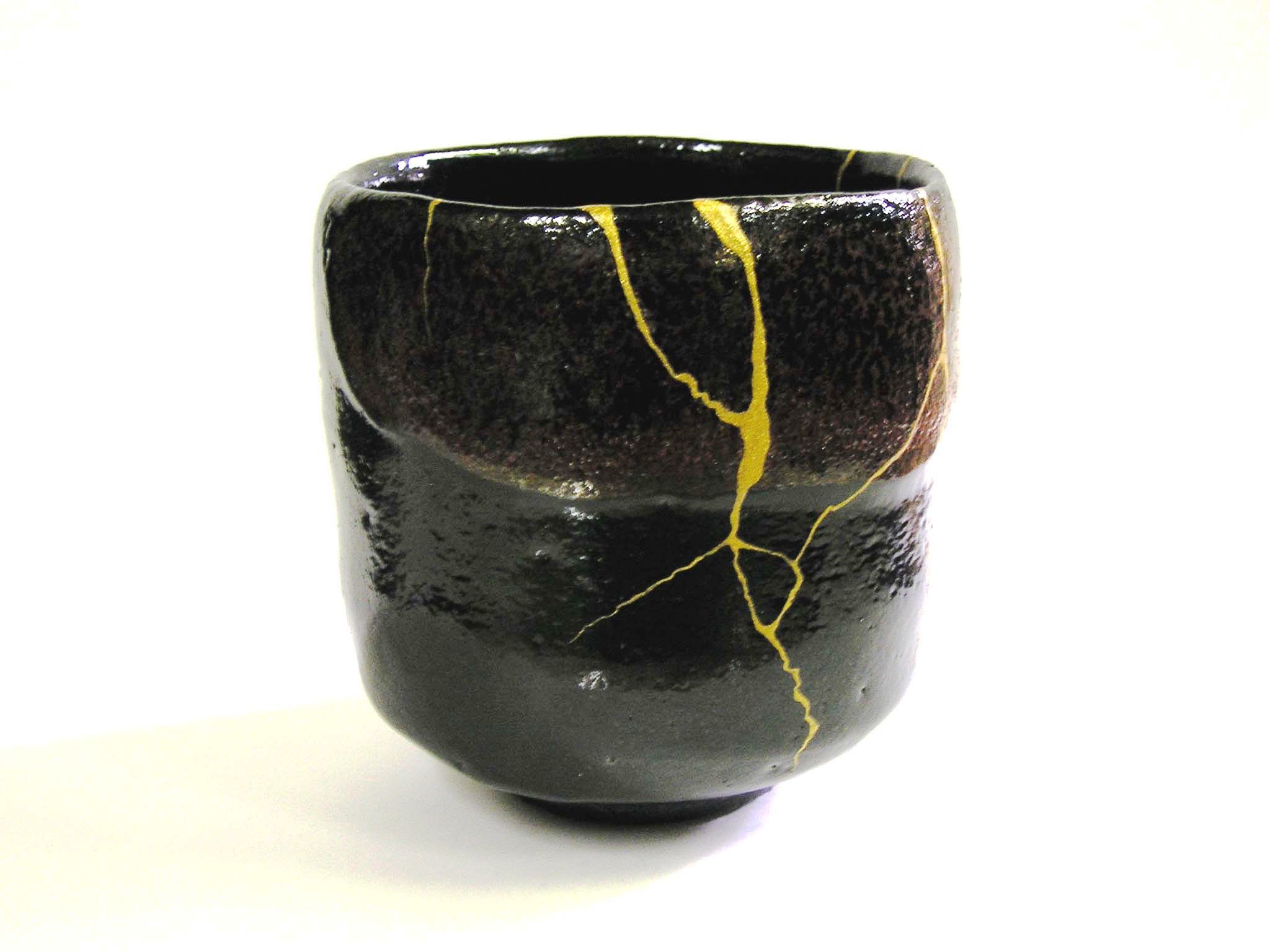 「金継ぎ」黒楽茶碗.jpg