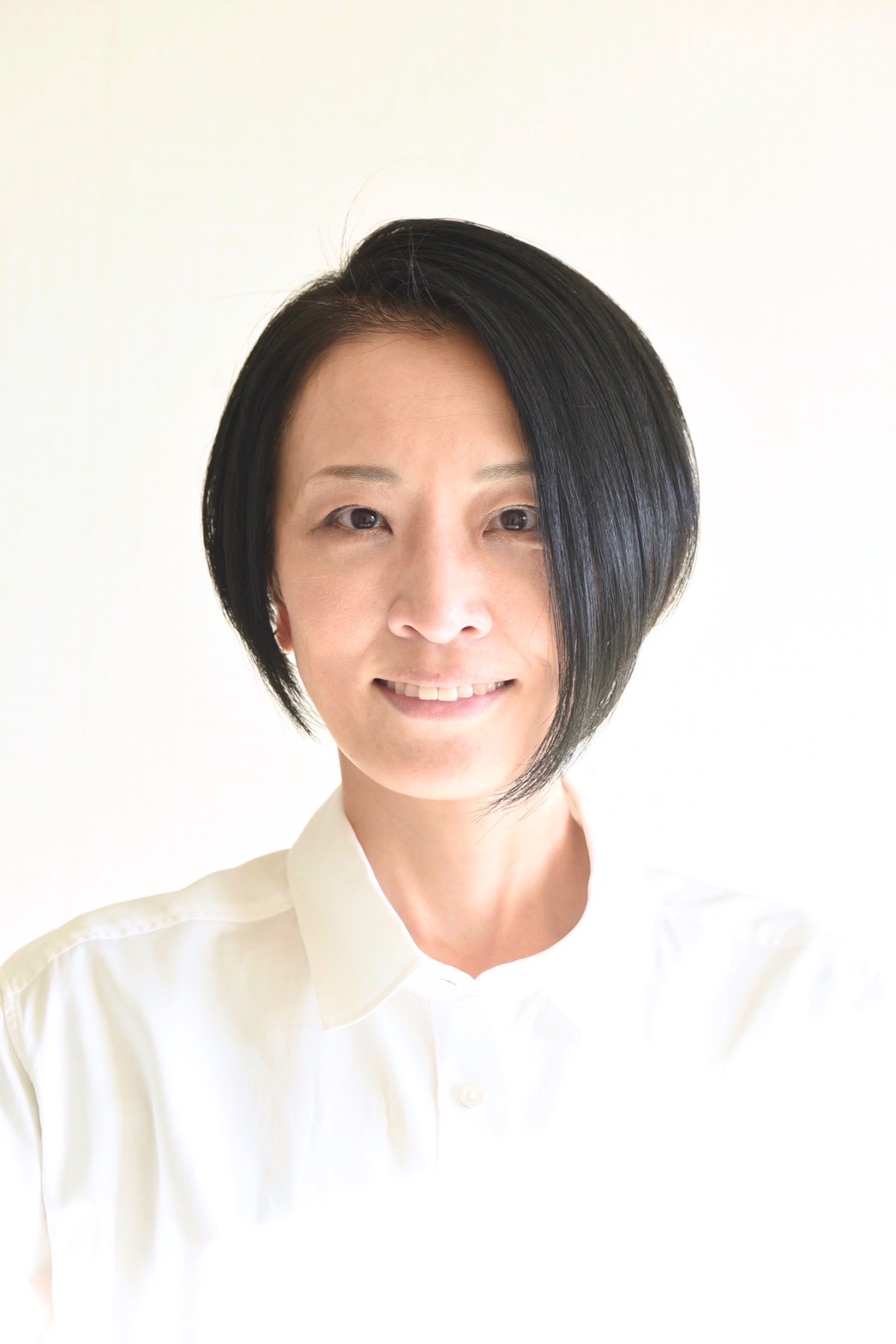 �������q